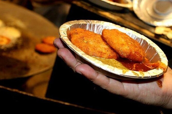 Local Delhi Food Tour with Tour Guide - walk and taste street food - Chandni Chowk by rickshaw and on foot