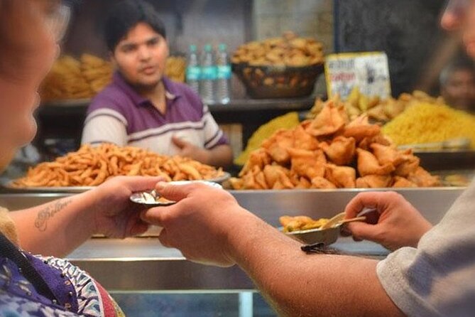 Local Delhi Food Tour with Tour Guide - walk and taste street food - Why the guide makes a difference