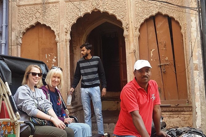 Luxury Rickshaw Tour of Old Delhi - Temples, mosques, churches, and a Sikh shrine