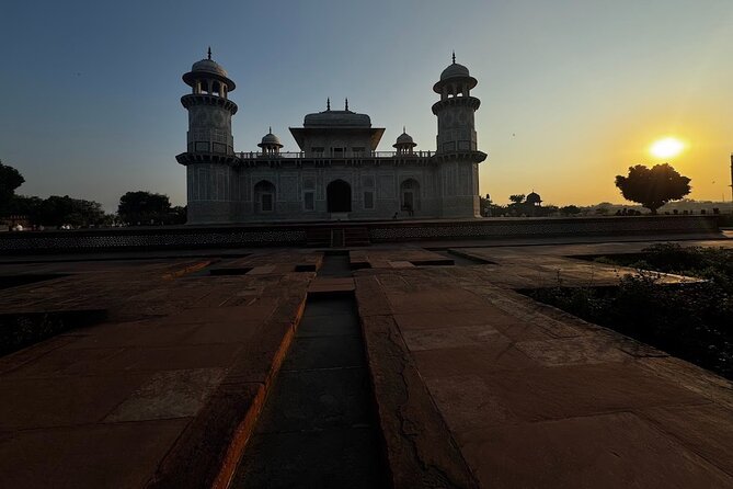 Luxury Taj Mahal Tour By SUPERFAST Train From Delhi - The Taj Mahal Visit Takes Center Stage