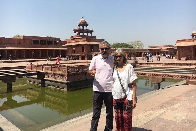 Luxury Taj Mahal Tour By SUPERFAST Train From Delhi - Lunch at a Five-Star Hotel