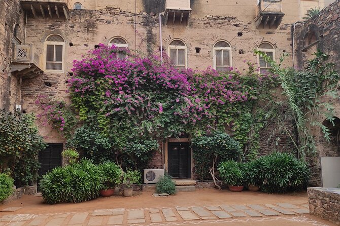 Neemrana Fort visit with Lunch From Delhi - The 8:30 am pickup and three-hour drive