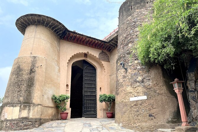 Neemrana Fort visit with Lunch From Delhi - Practical matters before you book