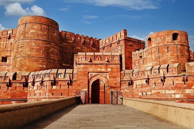 New Delhi:Agra Taj Mahal Private Car Sightseeing Tour - A long road day with a memorable reward