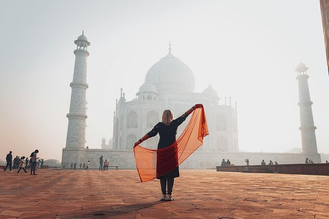 New Delhi:Agra Taj Mahal Private Car Sightseeing Tour - One hour inside Agra Fort