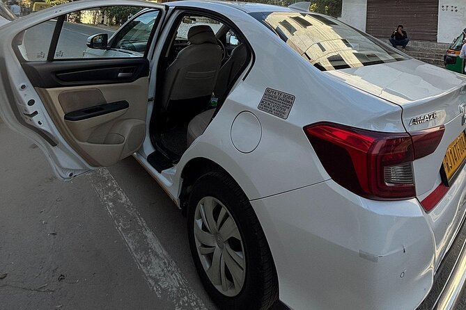 New Delhi Airport to Hotels drop: Private Transfers - Finding your driver at Gate 5 or Gate 2
