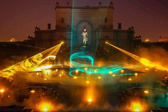 New Delhi: Akshardham Evening Tour with Light & Water Show - The temple complex: grand scale with a clear purpose