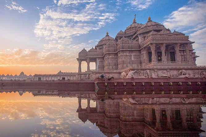 New Delhi: Akshardham Evening Tour with Light & Water Show - Hotel pickup makes a busy Delhi evening easier