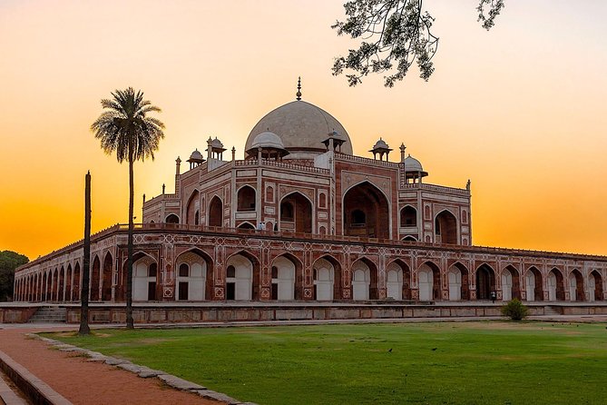 New Delhi and Old Delhi Private Tour 4-8 Hours - Customizable - Qutub Minar begins the monument circuit