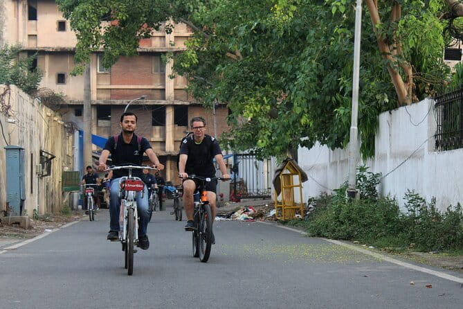 New Delhi Bicycle Tour - Connaught Place: an easy central starting point