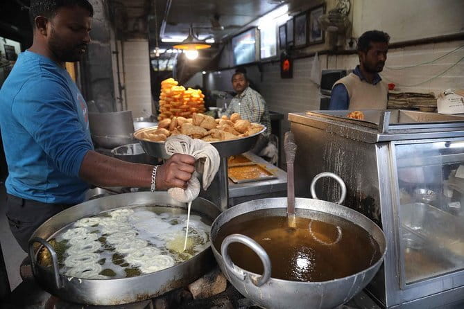 New Delhi Bicycle Tour - Snacks, breaks, and a North Indian breakfast