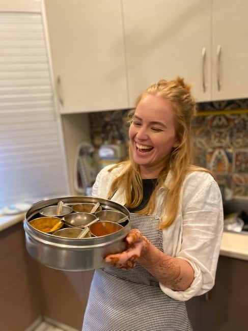 New Delhi: Indian Cooking Class in a Local Home - Why the family setting matters