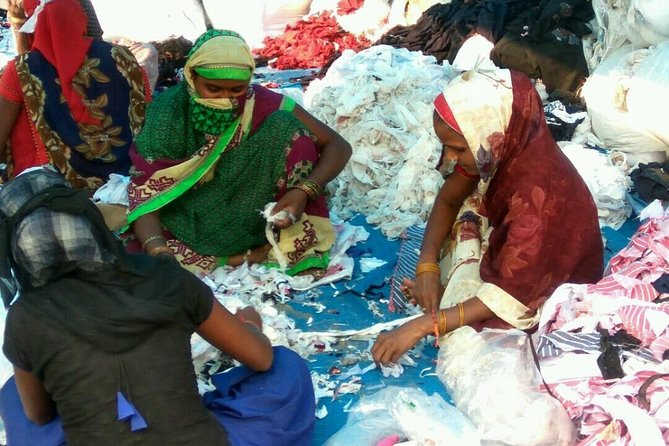 New Delhi: Sanjay Colony Slum Tour with Locals - A careful walk through Sanjay Colony