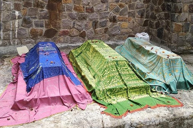Nizamuddin Tour - Mosques, lanes, and the everyday quarter