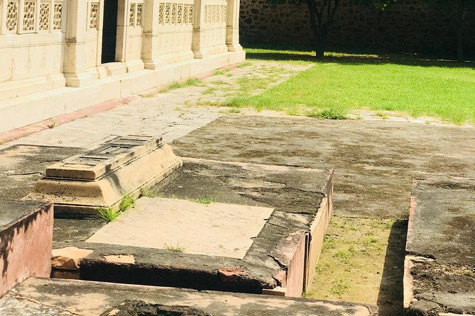 Nizamuddin Tour - Ghalib and Khusrau, poetry in place