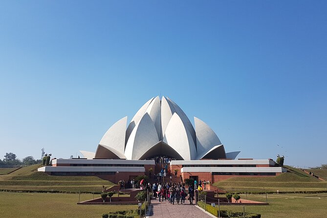 Old and New Delhi City tour - India Gate, Parliament House, and President Palace