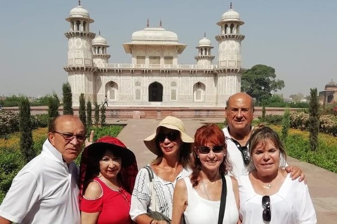 Old and New Delhi Delights Food, Culture and Heritage Tour - Humayun’s Tomb deserves the two-hour pause