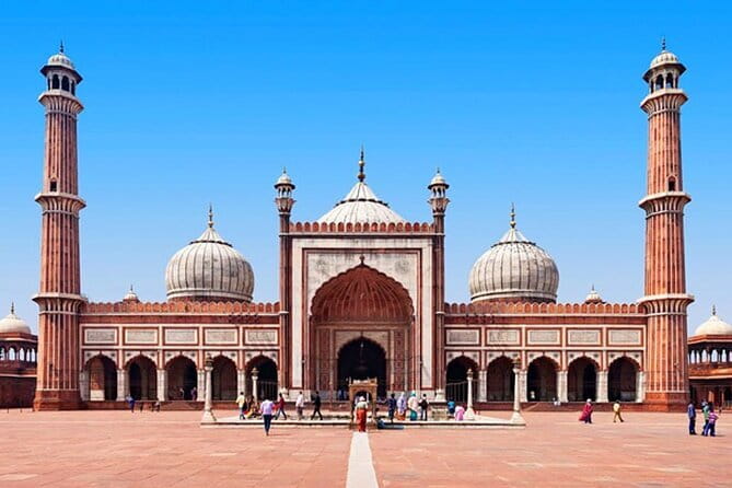 Old and New Delhi Private City Tour - Qutub Minar is the day’s major tower