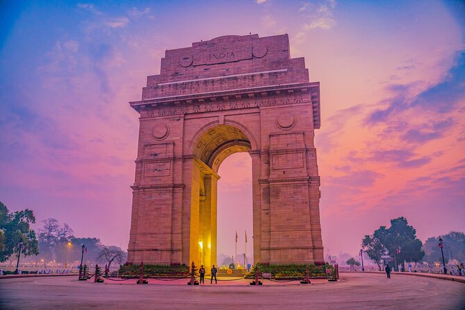Old and New Delhi Private Guided City Tour - Jama Masjid shows Mughal Delhi at full scale