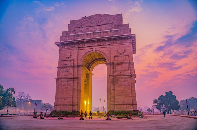 Old and New Delhi Private Guided City Tour - India Gate and Parliament House explain New Delhi