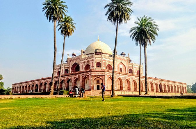 Old and New Delhi Private Guided City Tour - Lotus Temple ends the sightseeing with a change of mood