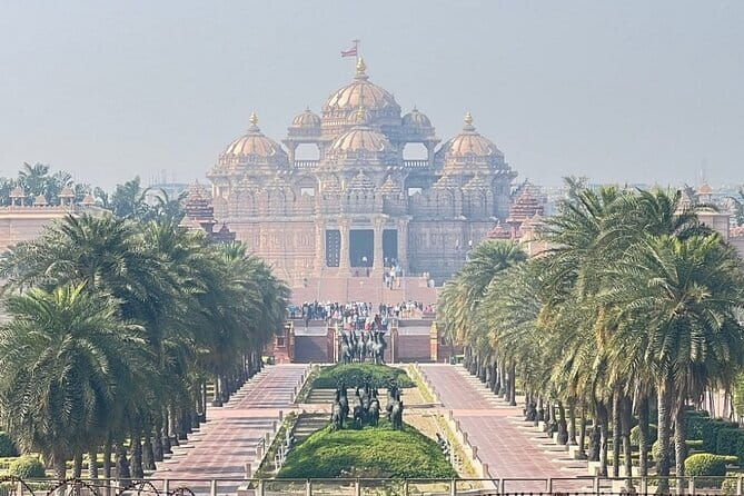 Old And New Delhi Private Guided Tour With Entrances- 8 Hours - Why this tour works for a first day in Delhi