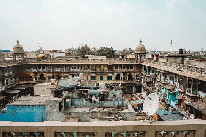 Old Delhi City Tour With Rickswa Ride! - Khari Baoli and the smell of the spice trade
