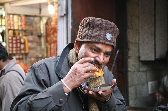 Old Delhi Food Walk by Haveli Dharampura [Private] - Cooling down with Amritsari lassi