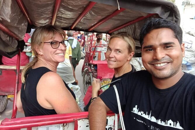 Old Delhi Spice Market and Temple Tour - Key points at a glance