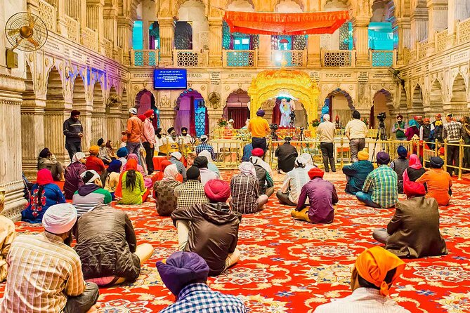 Old Delhi & Spice Market Tour - Gurdwara Sis Ganj Sahib and the community kitchen