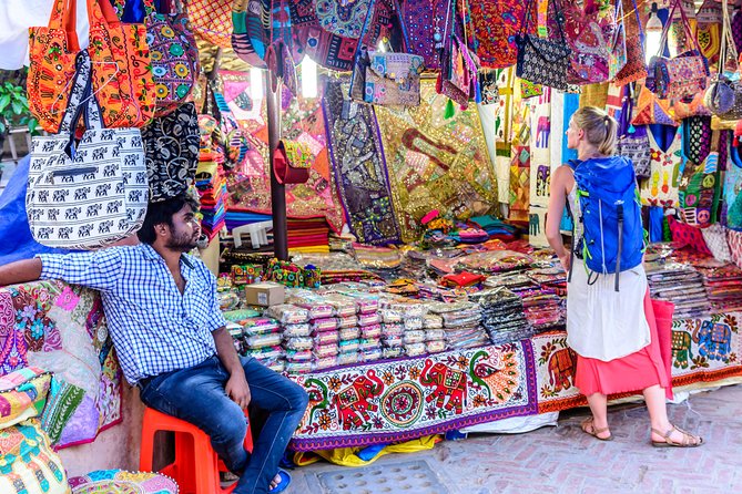 Old Delhi Street Food Tour – Explore Spices in Chandni Chowk - Guide quality shapes the whole experience