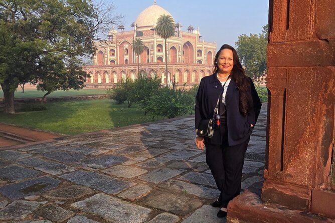 Old Delhi Tour by Tuk-Tuk Street Food and Shopping Experience - Starting at Sunehri Masjid near the Red Fort