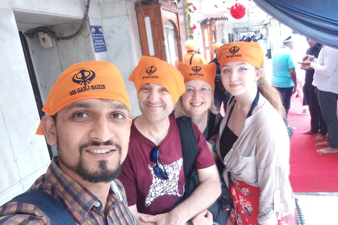 Old Delhi tour with a Local - Gurudwara Sis Ganj Sahib and the meaning of service