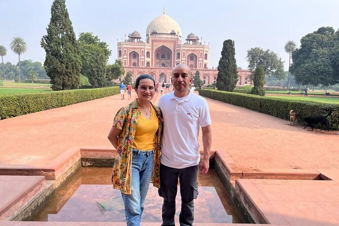 Old & New Delhi Full or Half Day Private Sightseeing Tour - Gurudwara Bangla Sahib and Sikh hospitality