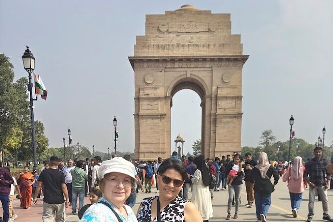 Old & New Delhi Private Tour - Female Guide & Rickshaw - Red Fort and Jama Masjid photo stops