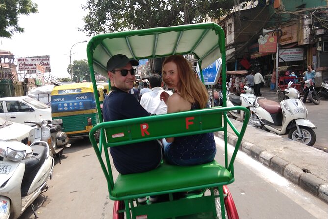 Old & New Delhi Tour - Bangla Sahib and the Sikh tradition of service