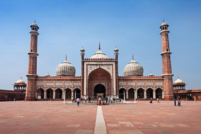 Old & New Delhi Tour : Monuments , Rickshaw Ride & Local Heritage - One day, three sides of Delhi