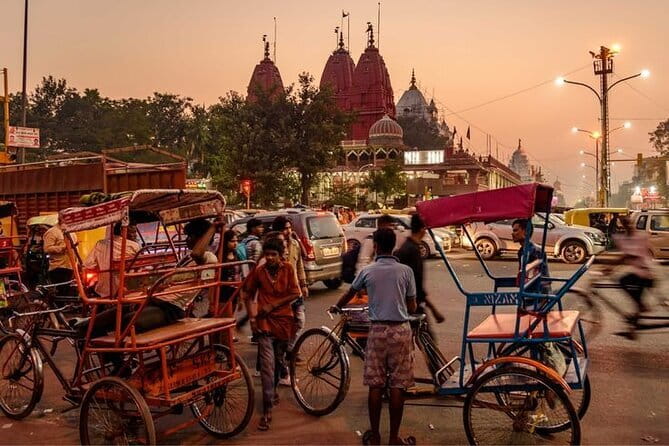 Old & New Delhi Tour : Monuments , Rickshaw Ride & Local Heritage - Chandni Chowk by rickshaw and the Spice Market