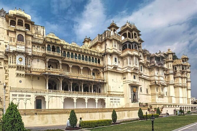 Old & New Delhi Tour : Monuments , Rickshaw Ride & Local Heritage - Humayun’s Tomb gives you time to slow down
