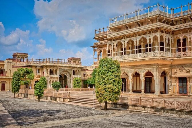 Private 3-Day Golden Triangle Tour: Delhi, Agra & Jaipur by Car - Day one: Qutub Minar and Delhi’s old quarters