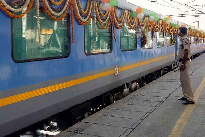 Private Agra Day Trip by Express Train -Taj Mahal & 5-Star Lunch - Lunch and the question of the 5-star package