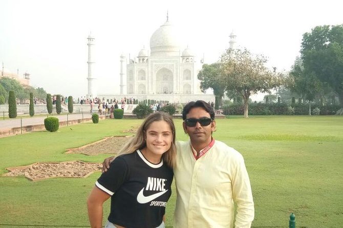 Private Agra Tour: Taj Mahal, Baby Taj & Lunch from Delhi by Car - Lunch at the DoubleTree by Hilton or a local restaurant