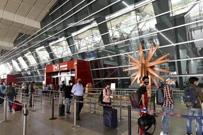 Private Arrivals From New Delhi Airport - Meeting your driver inside the airport