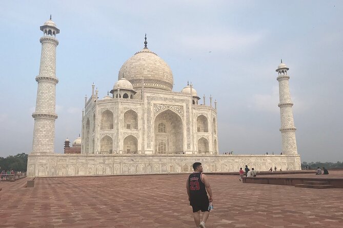 Private Car from Delhi to Taj Mahal with Driver and Local Guide - What the $40 Price Really Includes