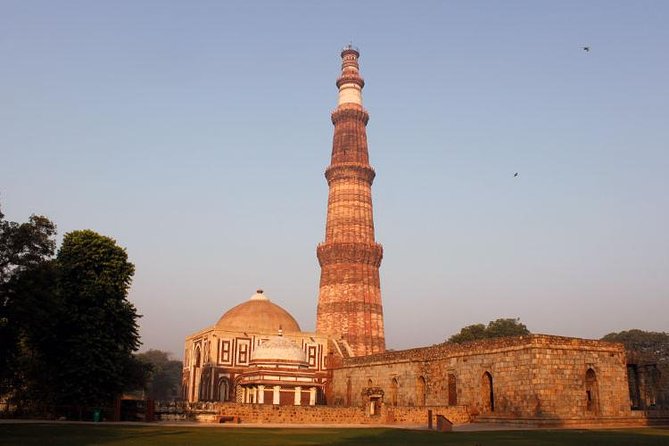Private Custom tour of Delhi (choose from 18 places to visit) - The grand Mughal stops: Qutub Minar and Humayun’s Tomb