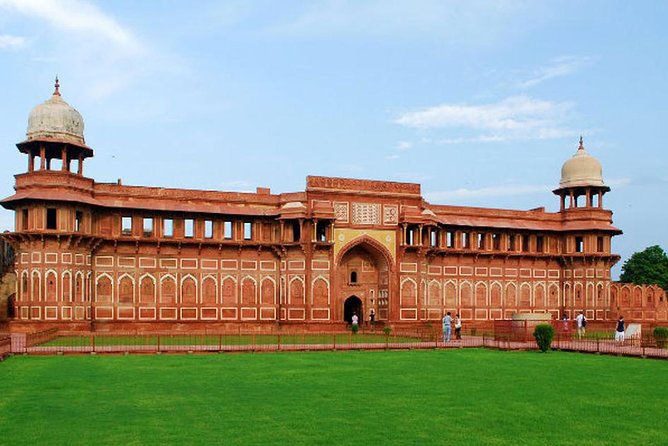 Private Day Tour of Taj Mahal and Agra Fort By Super fast train - The day suits some schedules better than others