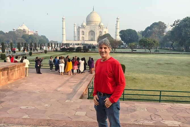 Private day tour of Taj Mahal and Agra fort by super-fast train - ALL INCLUSIVE - Three hours inside the Taj Mahal