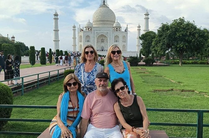 Private Day Tour to Taj Mahal and Agra fort from Delhi - Lunch and the afternoon pace