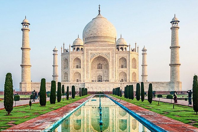 Private Day Trip To Agra Sunrise View Taj Mahal with Agra Fort - Entering the Taj Mahal before the heat
