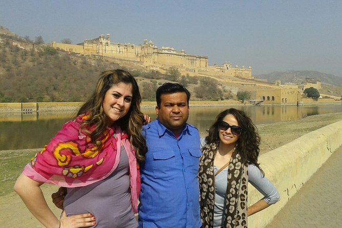 Private Day Trip to Jaipur from Delhi via Expressway - Lunch in a Jaipur restaurant